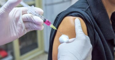 Γιατί πονάει το χέρι σας μετά από το αντιγριπικό εμβόλιο